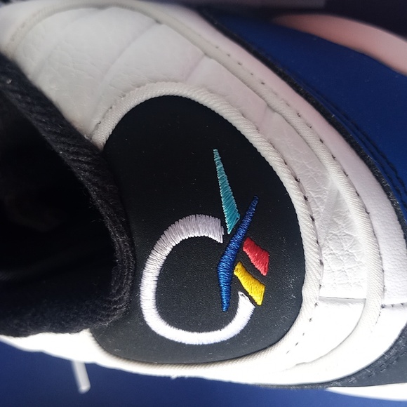 Reebok Iverson Question Mid Retro "Class of 16" Athletic Shoe's - Picture 12 of 15